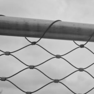 rvs-kabelnetten-horizontaal-vangnet-randconstructie-buis-mesh-solutions