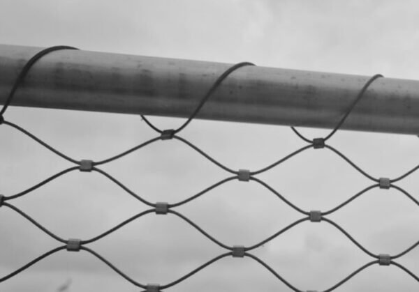 rvs-kabelnetten-horizontaal-vangnet-randconstructie-buis-mesh-solutions