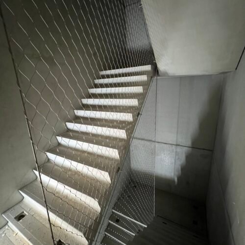 Randconstructie van kabel trap kabelnetten - Mesh Solutions