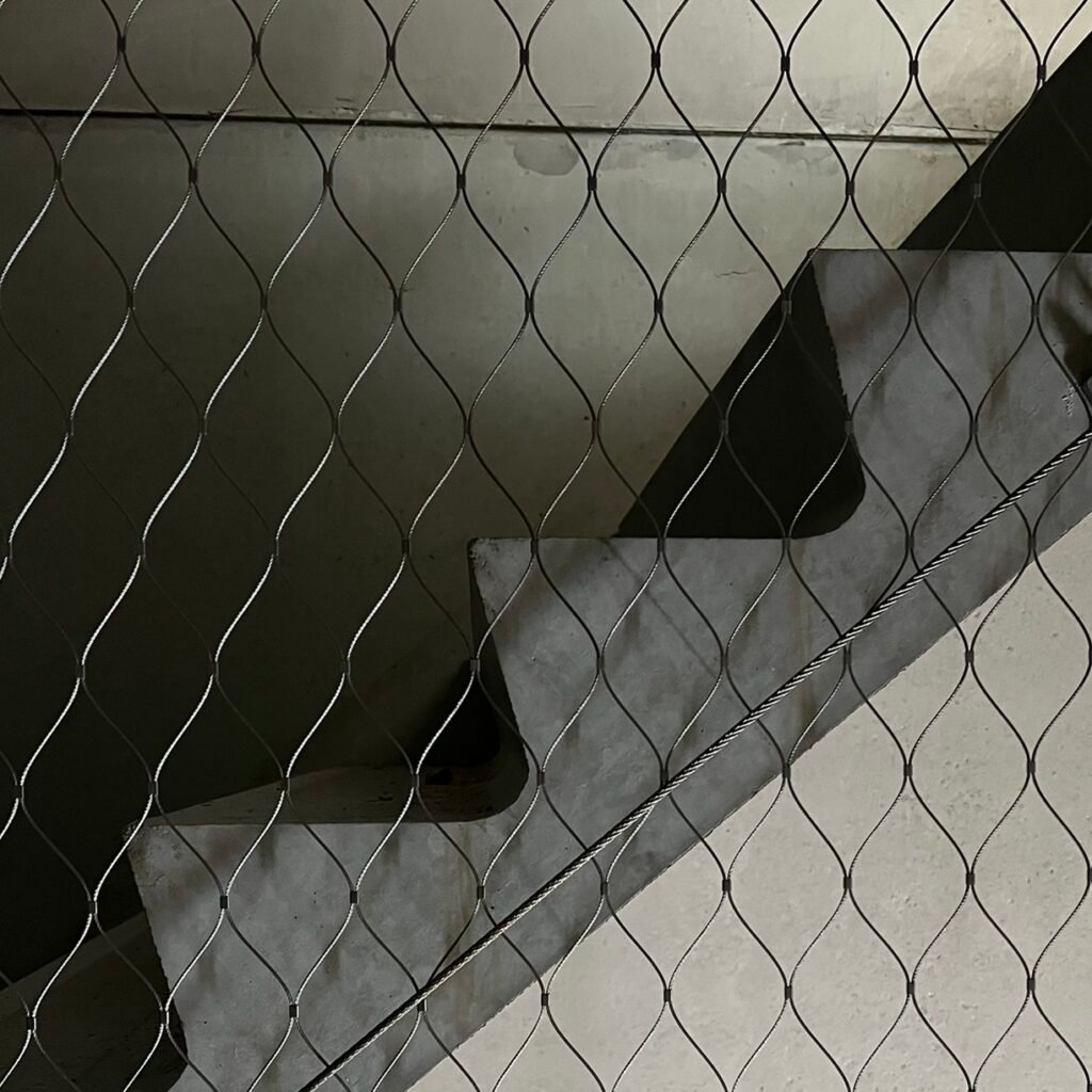 Transparante kabelnetten als trapbeveiliging, vierkant - Mesh Solutions