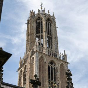 Kerk met uitkijkplatform - Mesh Solutions
