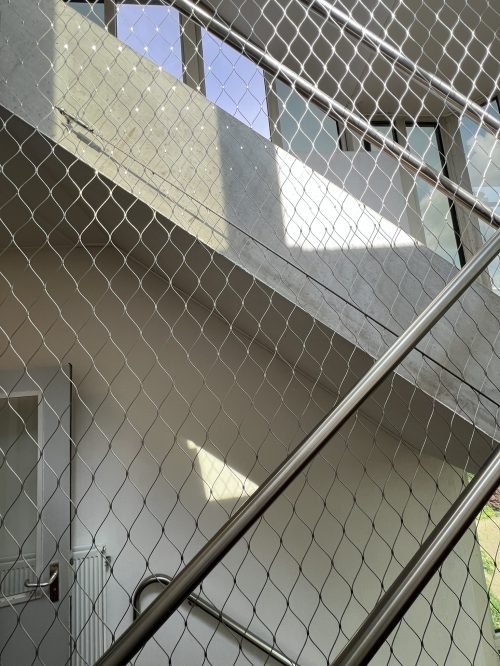 Schalmgat beveiliging met kabelnetten - AZC Haarlem - Mesh Solutions